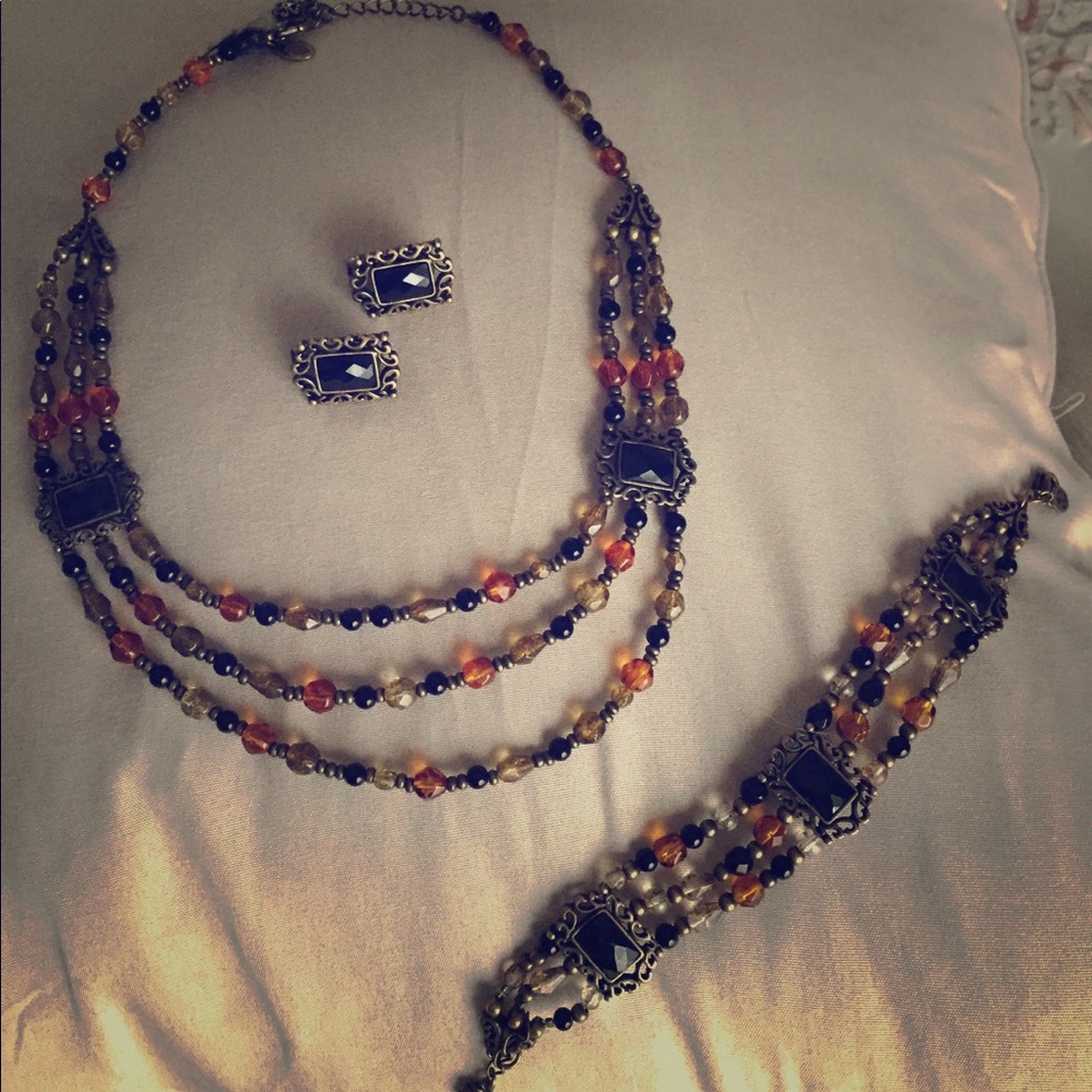 Premier Designs necklace, bracelet and earrings.